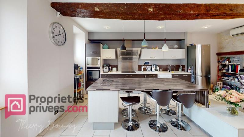 Maison - 210 m² - 7 pièces