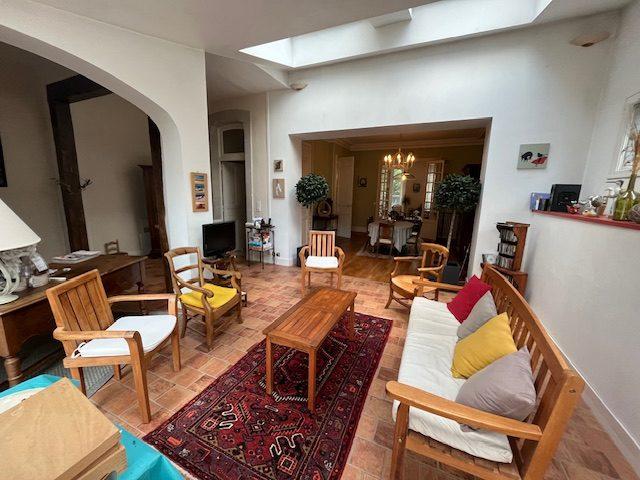 Maison ancienne - 342 m² - 10 pièces