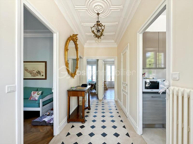 Maison bourgeoise - 233 m² - 8 pièces