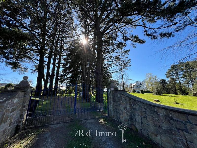 Demeure - 195 m² - 8 pièces