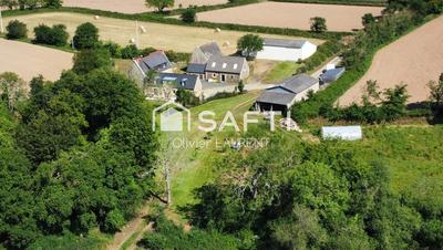 Maison - 215 m² - 9 pièces