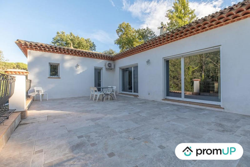 Maison - 240 m² - 7 pièces