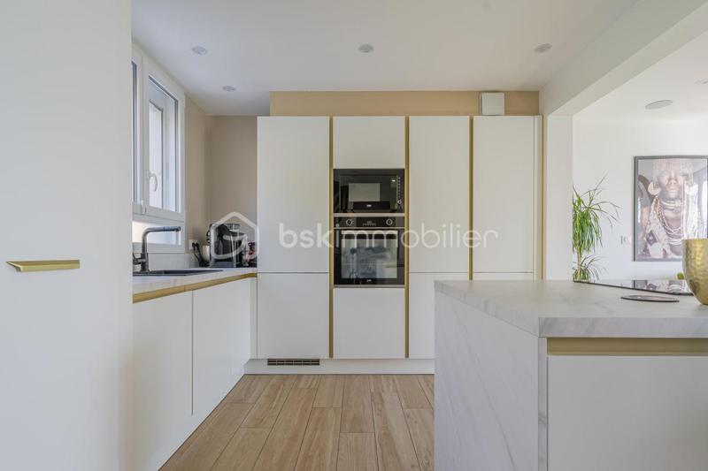 Appartement - 81 m² - 3 pièces