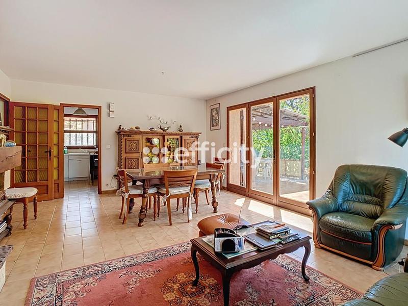 Maison - 186 m² - 8 pièces