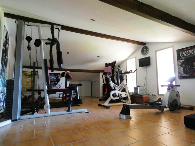 Maison - 300 m² - 7 pièces