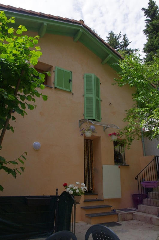 Maison - 201 m² - 8 pièces