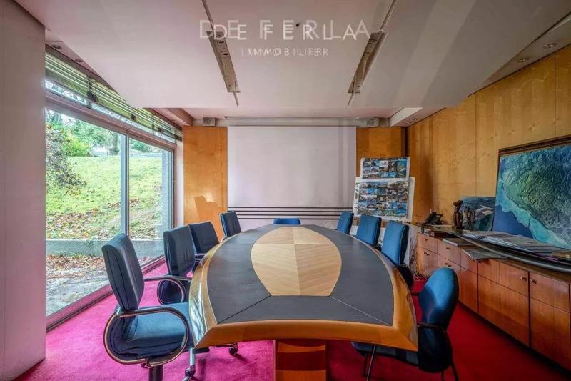 Bureau - 761 m² - 23 pièces