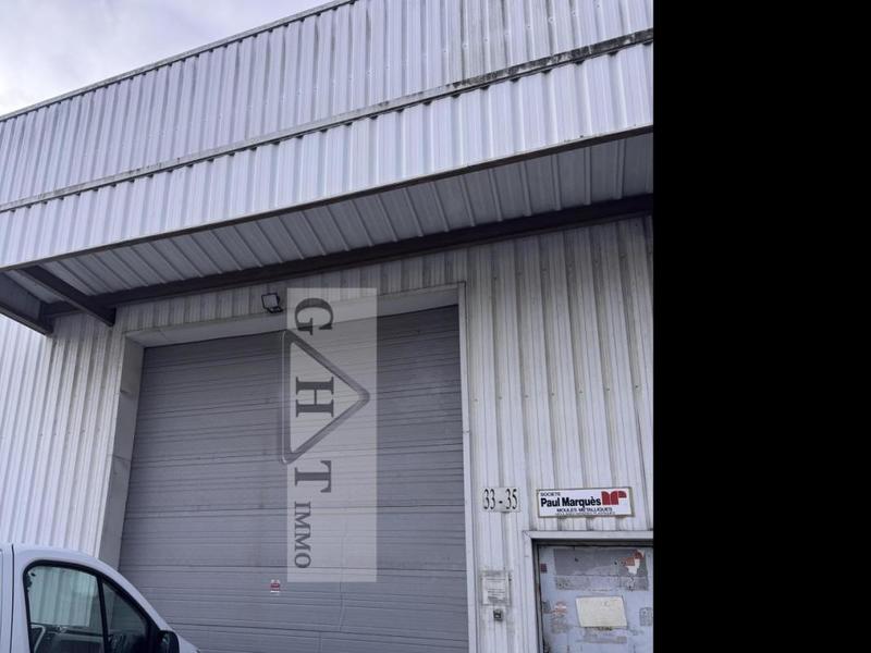 Entrepôt - 1 350 m²