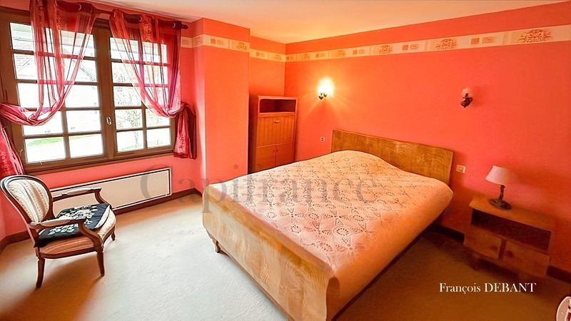 Maison - 200 m² - 7 pièces