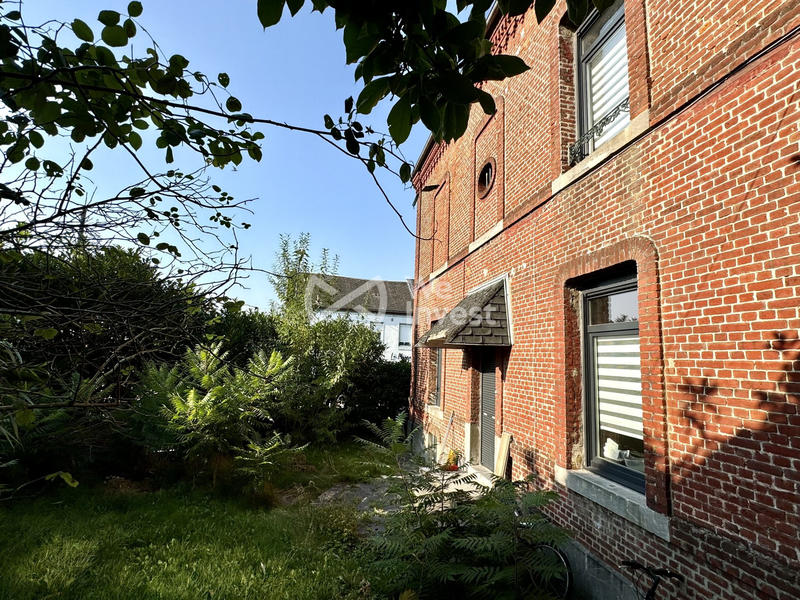 Maison - 200 m² - 10 pièces