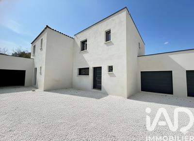Maison - 94 m² - 4 pièces