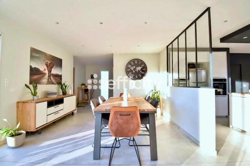 Villa - 185 m² - 8 pièces