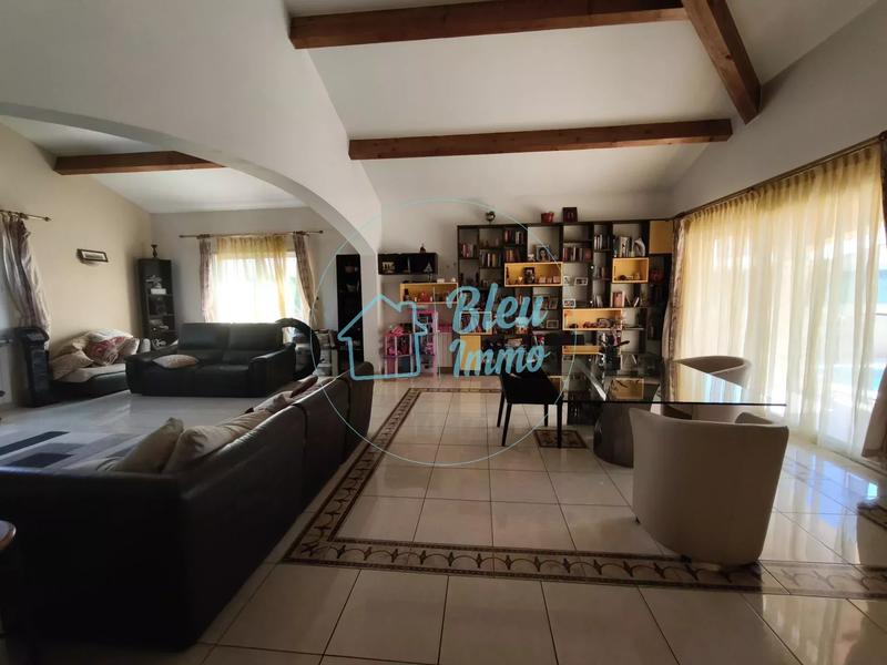 Villa - 183 m² - 6 pièces