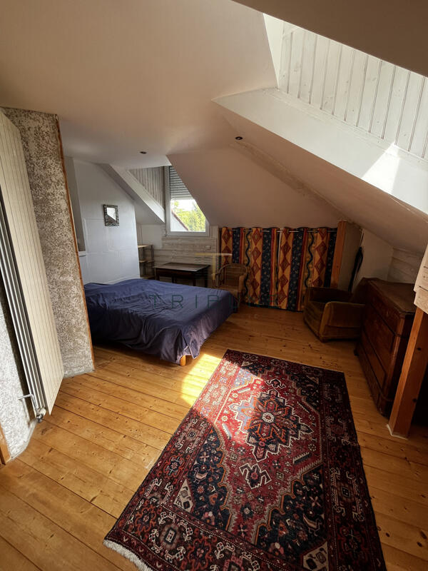 Maison - 266 m² - 10 pièces