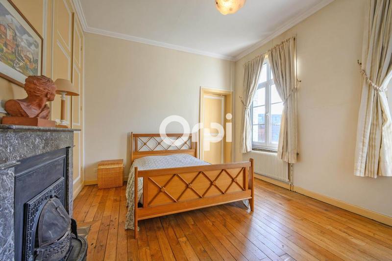 Maison - 232 m² - 9 pièces