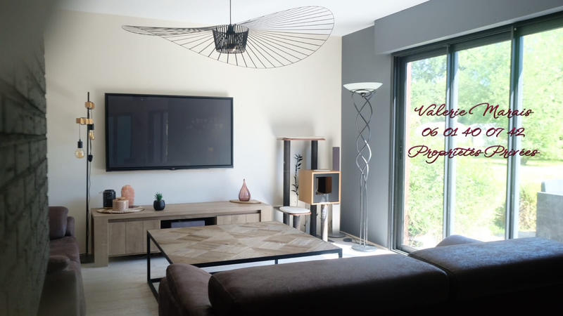 Maison - 230 m² - 6 pièces