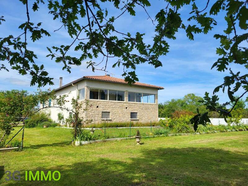 Maison - 200 m² - 7 pièces