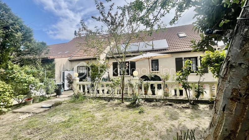 Maison traditionnelle - 97 m² - 5 pièces