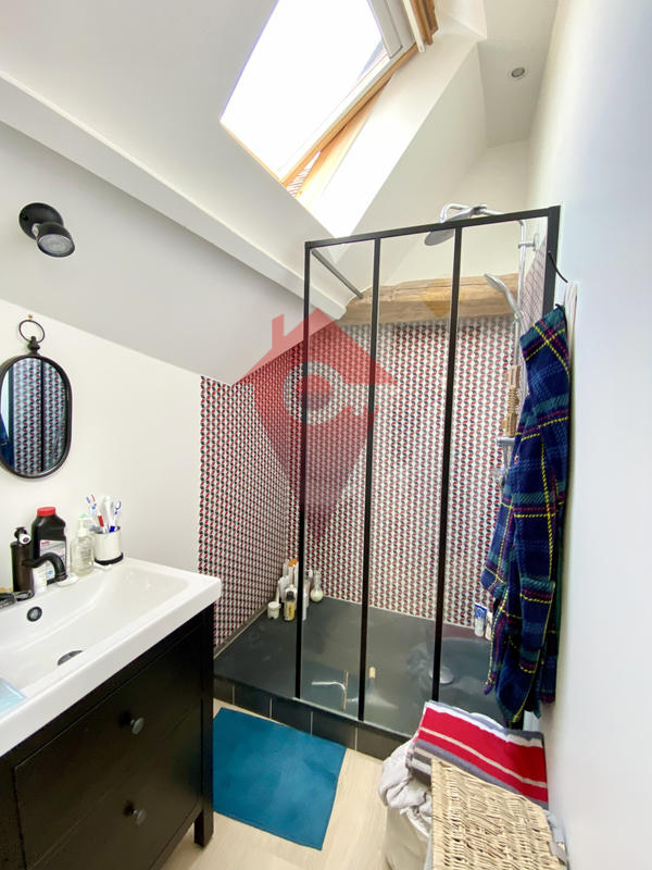 Maison - 210 m² - 8 pièces