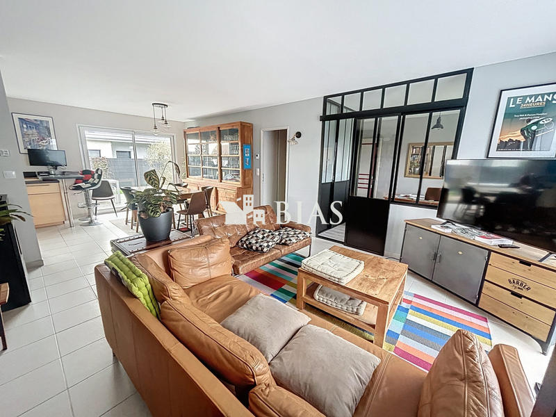 Maison - 90 m² - 4 pièces