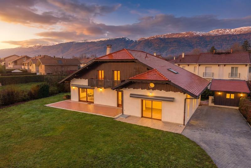 Maison - 230 m² - 7 pièces