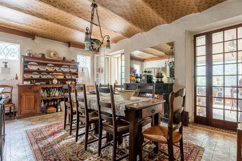 Bastide - 325 m² - 14 pièces