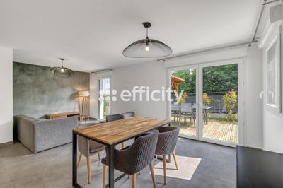 Appartement - 90 m² - 5 pièces