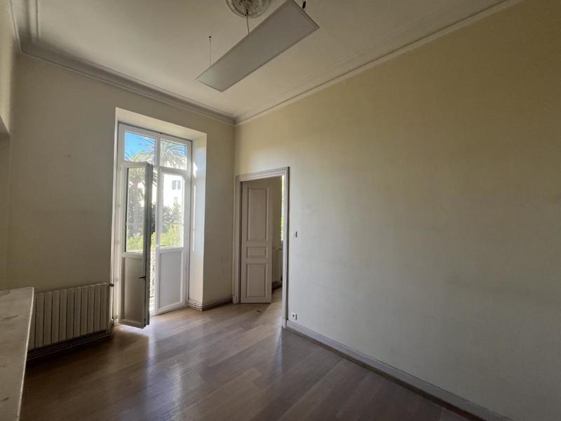 Appartement - 169 m² - 7 pièces