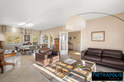 Maison - 220 m² - 5 pièces