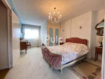 Pavillon - 160 m² - 8 pièces