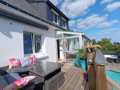 Maison - 136 m² - 6 pièces