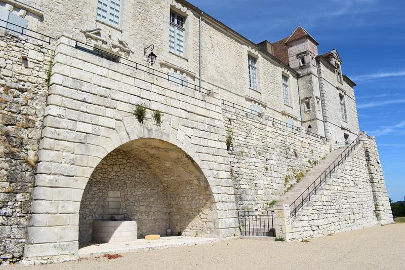Visite du château de Théobon à Loubès Bernac