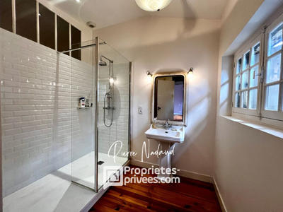 Appartement - 220 m² - 7 pièces