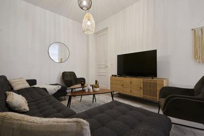 Maison - 175 m² - 10 pièces