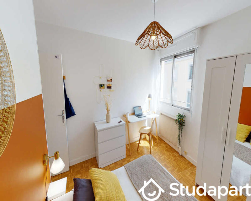 Chambre - 80 m² - 1 pièce