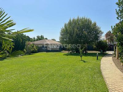 Maison - 195 m² - 7 pièces