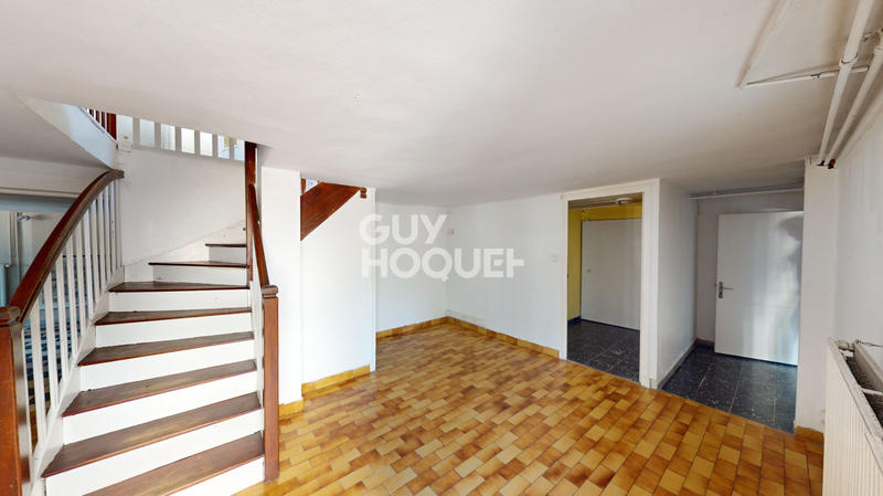 Maison - 284 m² - 11 pièces