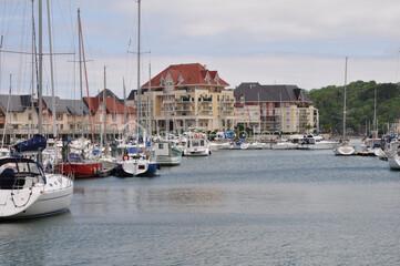 Propriété - 190 m² - 12 pièces