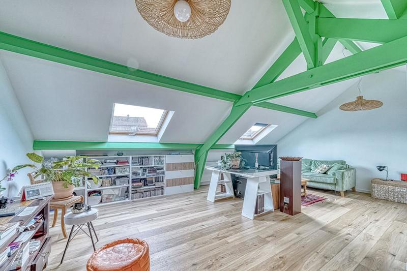 Maison - 230 m² - 9 pièces