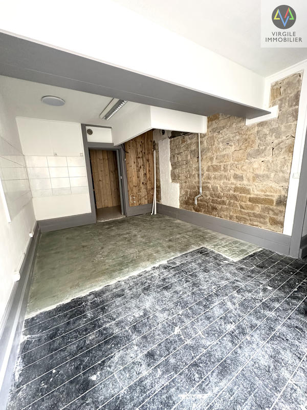 Immeuble - 218 m² - 12 pièces