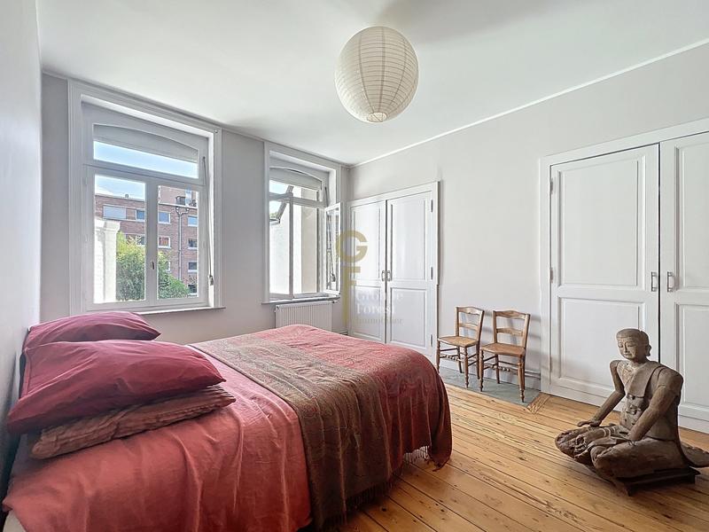 Maison - 210 m² - 8 pièces