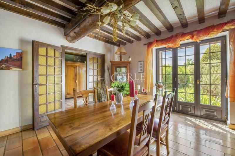 Maison - 238 m² - 8 pièces