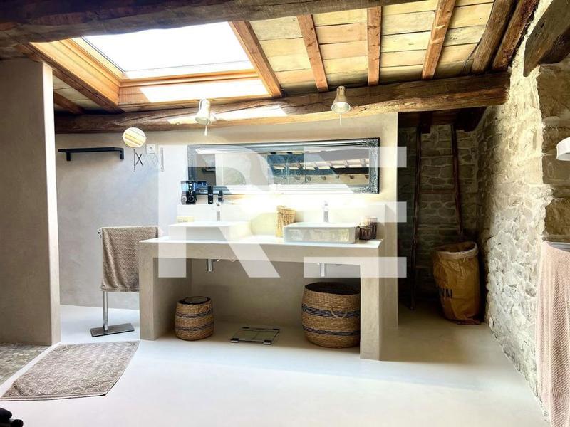 Maison - 298 m² - 7 pièces