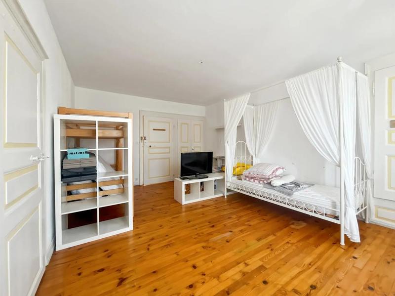 Maison - 201 m² - 5 pièces