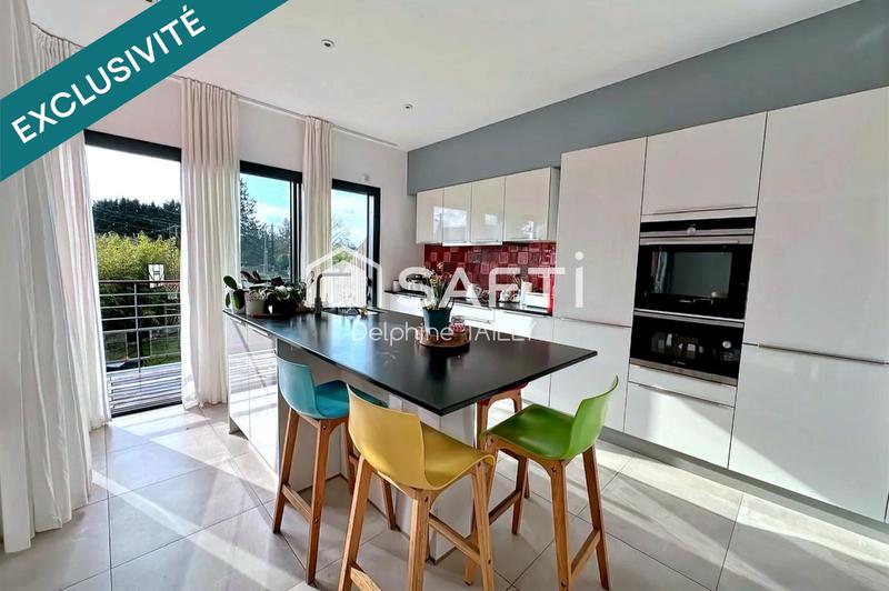 Villa - 192 m² - 8 pièces