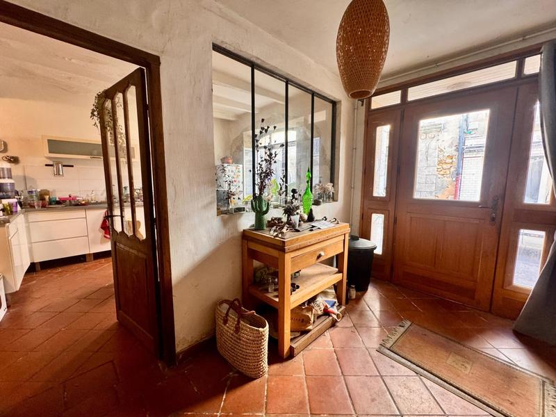 Maison - 270 m² - 6 pièces