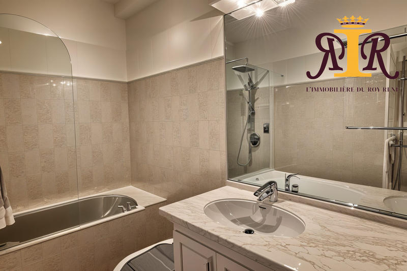 Appartement - 98 m² - 4 pièces