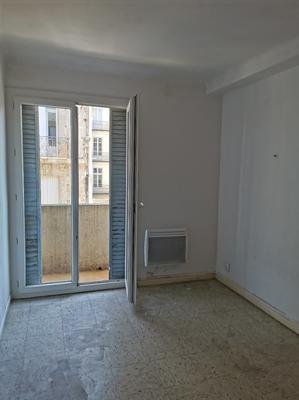 Appartement ancien - 77 m² - 4 pièces