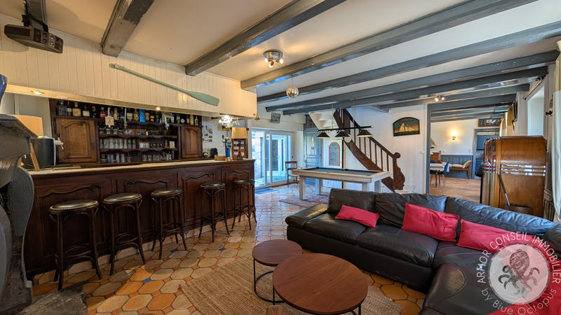 Maison - 281 m² - 10 pièces