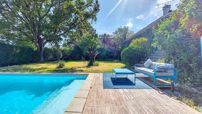 Maison - 194 m² - 6 pièces